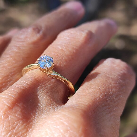 Engagement ring. 14K Yellow gold ring with 0.43ct' Lab-Created diamond. - Picture 10 of 17